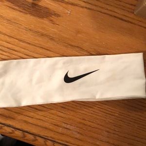 White Nike head band